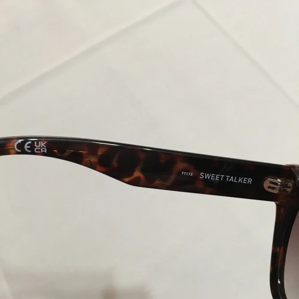 Quay 77113 sunglasses